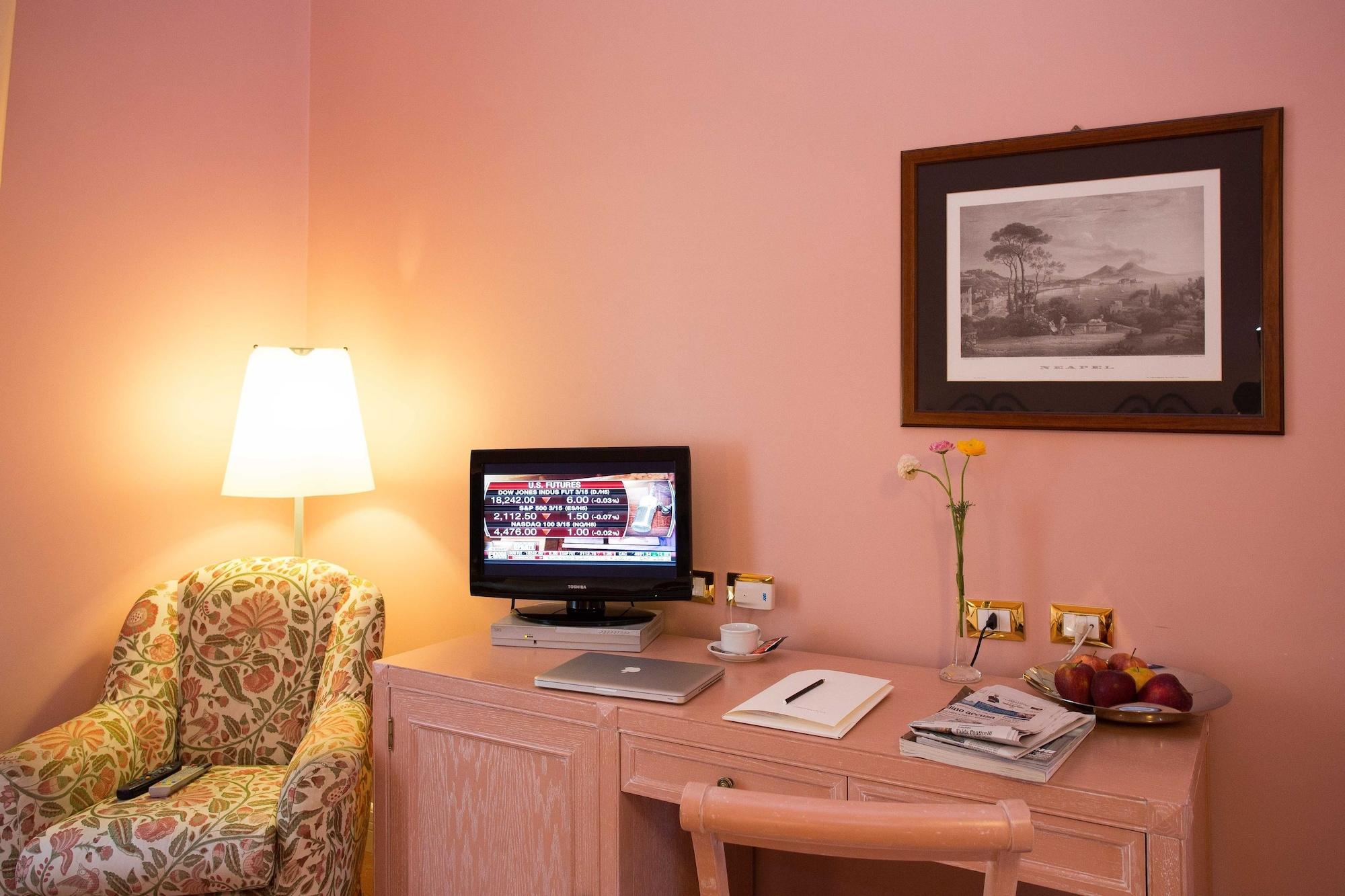 Hotel Costantinopoli 104 Naples